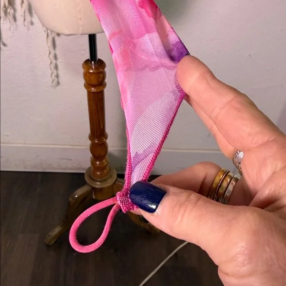 I AM GIA Jamari Psychedelic Pink and White Sheer Bloom Top Size XS - Picture 6 of 10